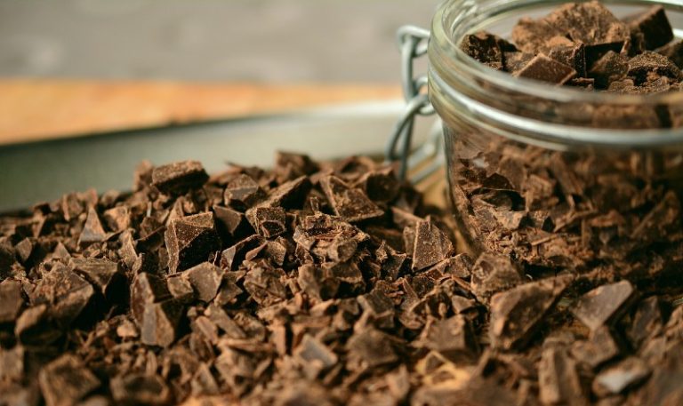 Beyond Bittersweet: Chocolate Substitutes to Transform Your Baking!